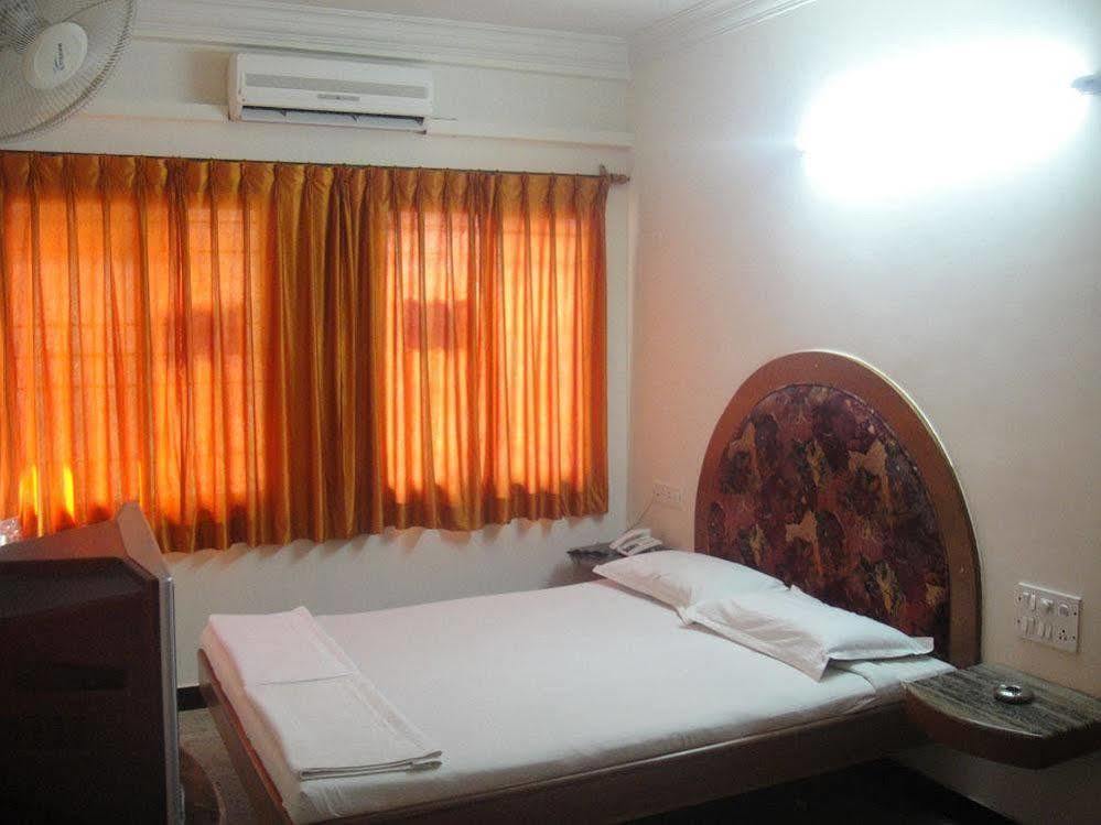 Chinna'S Residency Bangalore Exterior photo